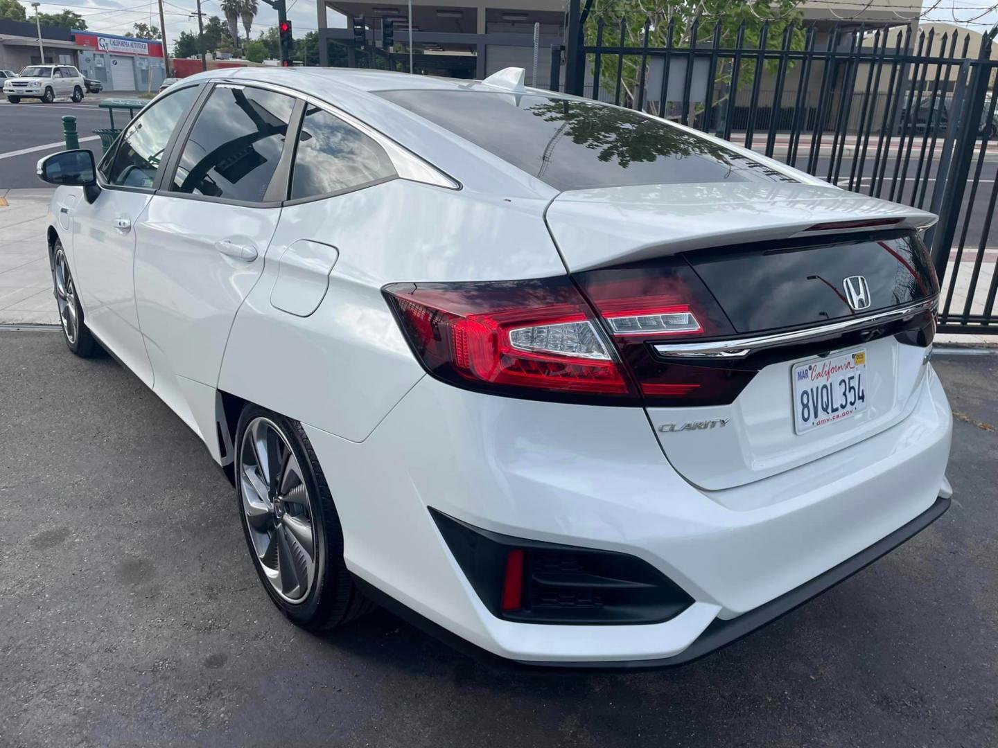 2021 Honda Clarity Plug-In Hybrid (JHMZC5F10MC) with an 1.5L L4 DOHC 16V HYBRID engine, CVT transmission, located at 744 E Miner Ave, Stockton, CA, 95202, (209) 944-5770, 37.956863, -121.282082 - Photo#9